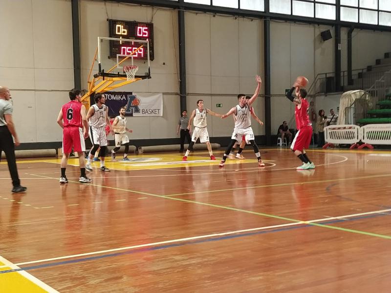 https://www.basketmarche.it/immagini_articoli/21-05-2022/playoff-atomika-spoleto-parte-piede-giusto-basket-assisi-600.jpg