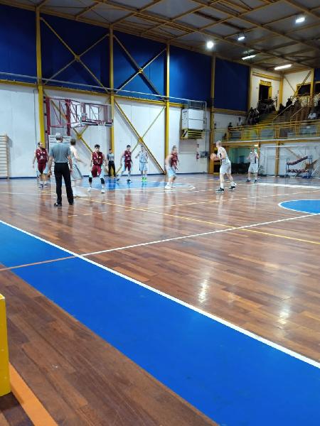 https://www.basketmarche.it/immagini_articoli/21-05-2022/playout-buona-prima-basket-gubbio-fara-sabina-600.jpg