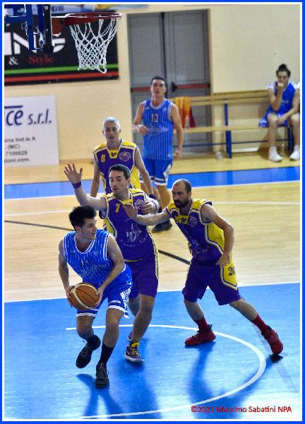 https://www.basketmarche.it/immagini_articoli/21-06-2021/convincente-vittoria-civitabasket-2017-storm-ubique-ascoli-600.jpg