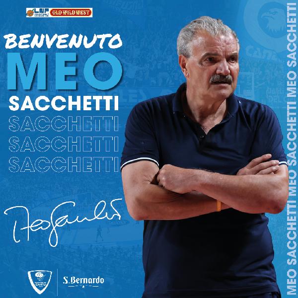 https://www.basketmarche.it/immagini_articoli/21-06-2022/ufficiale-romeo-sacchetti-allenatore-pallacanestro-cant-600.jpg