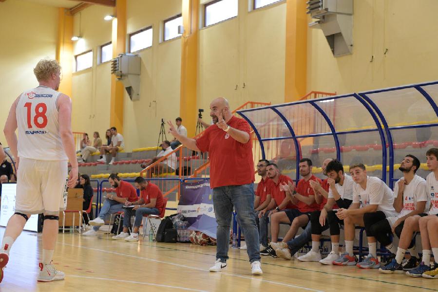 https://www.basketmarche.it/immagini_articoli/21-10-2023/amatori-coach-fioravanti-umili-ambiziosi-dobbiamo-rilassarci-600.jpg