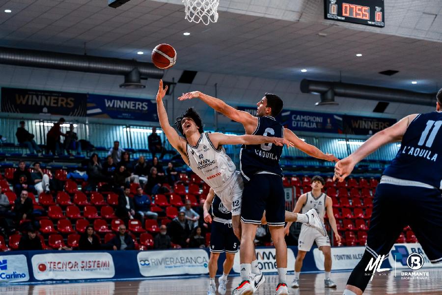https://www.basketmarche.it/immagini_articoli/22-03-2025/convincente-vittoria-bramante-pesaro-basket-aquilano-600.jpg
