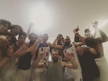 https://www.basketmarche.it/immagini_articoli/22-04-2017/serie-c-silver-finali-playoff-gara-3-la-virtus-civitanova-batte-il-pisaurum-e-vola-alla-fase-nazionale-270.jpg