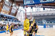 https://www.basketmarche.it/immagini_articoli/22-04-2024/playoff-pallacanestro-recanati-prende-sutor-montegranaro-120.jpg