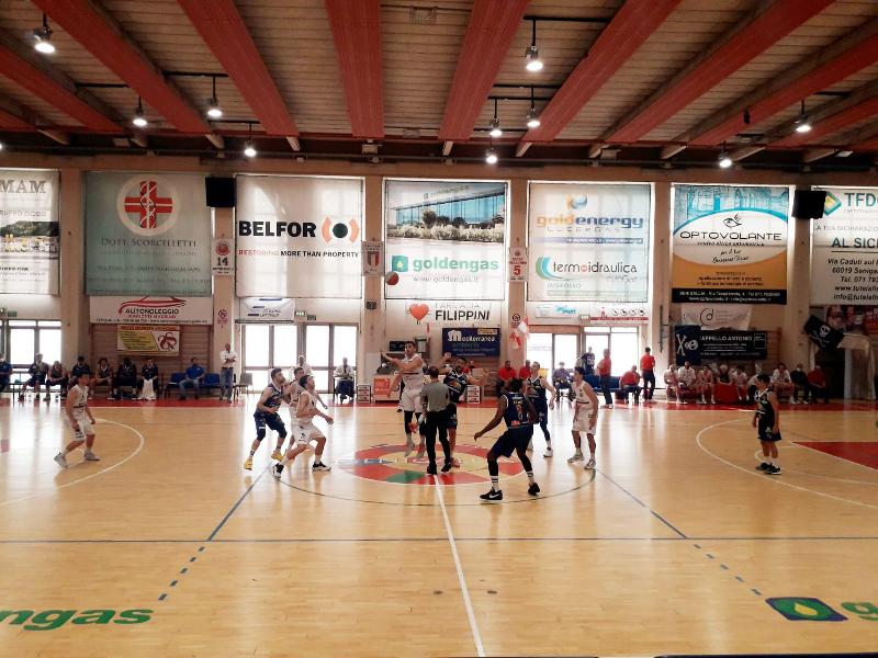 https://www.basketmarche.it/immagini_articoli/22-05-2022/playoff-pallacanestro-senigallia-travolta-casa-lions-bisceglie-600.jpg
