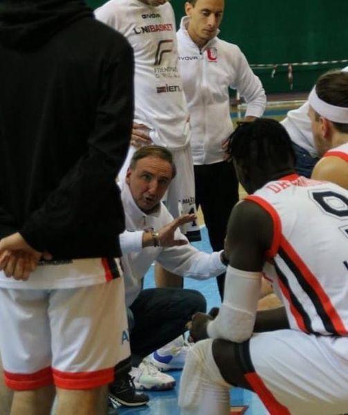 https://www.basketmarche.it/immagini_articoli/23-01-2022/unibasket-lanciano-coach-tommaso-importante-ripartire-bene-sono-contento-approccio-positivo-600.jpg