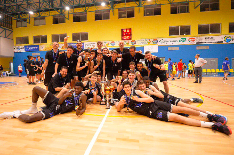 https://www.basketmarche.it/immagini_articoli/23-06-2019/stella-azzurra-roma-campione-italia-under-bassano-finale-reyer-venezia-terza-600.png