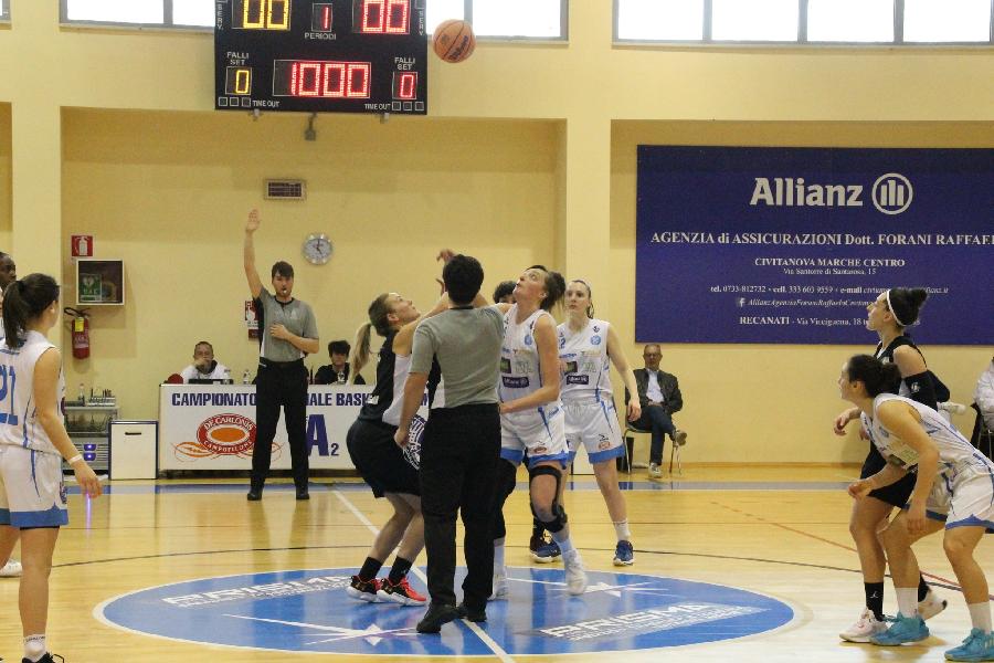 https://www.basketmarche.it/immagini_articoli/24-04-2023/playoff-basket-2000-senigallia-espugna-civitanova-vola-finale-600.jpg