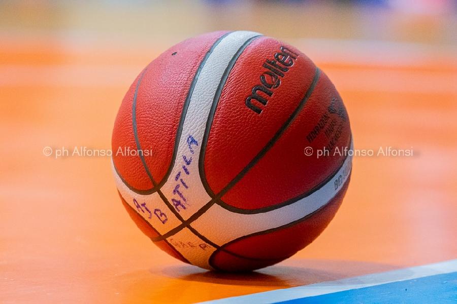 https://www.basketmarche.it/immagini_articoli/24-12-2021/serie-sfida-legnano-knights-basket-cecina-omologata-risultato-600.jpg