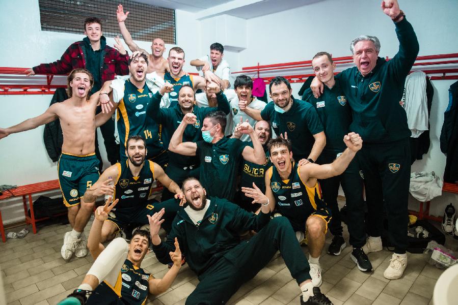 https://www.basketmarche.it/immagini_articoli/25-01-2021/montegranaro-coach-ciarpella-siamo-contentissimi-orgogliosi-risultato-ottenuto-600.jpg