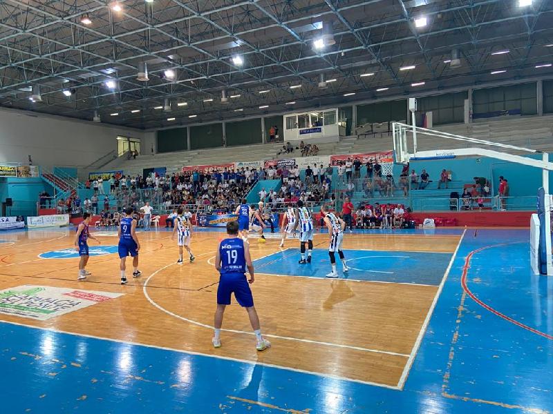 https://www.basketmarche.it/immagini_articoli/25-05-2022/playoff-straordinaria-pallacanestro-senigallia-espugna-bisceglie-vola-semifinale-600.jpg