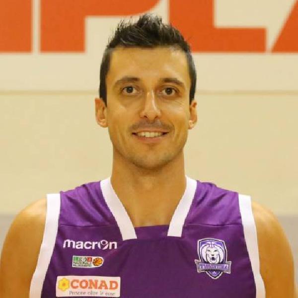 https://www.basketmarche.it/immagini_articoli/25-08-2021/pallacanestro-monteroni-ufficiale-conferma-pivot-diego-banti-600.jpg