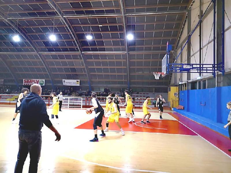 https://www.basketmarche.it/immagini_articoli/26-01-2019/loreto-pesaro-supera-pallacanestro-senigallia-conferma-capolista-600.jpg