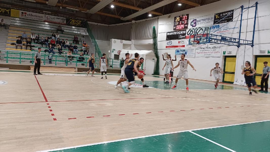 https://www.basketmarche.it/immagini_articoli/26-02-2023/falkodinamis-falconara-espugna-campo-montecchio-sport-600.jpg