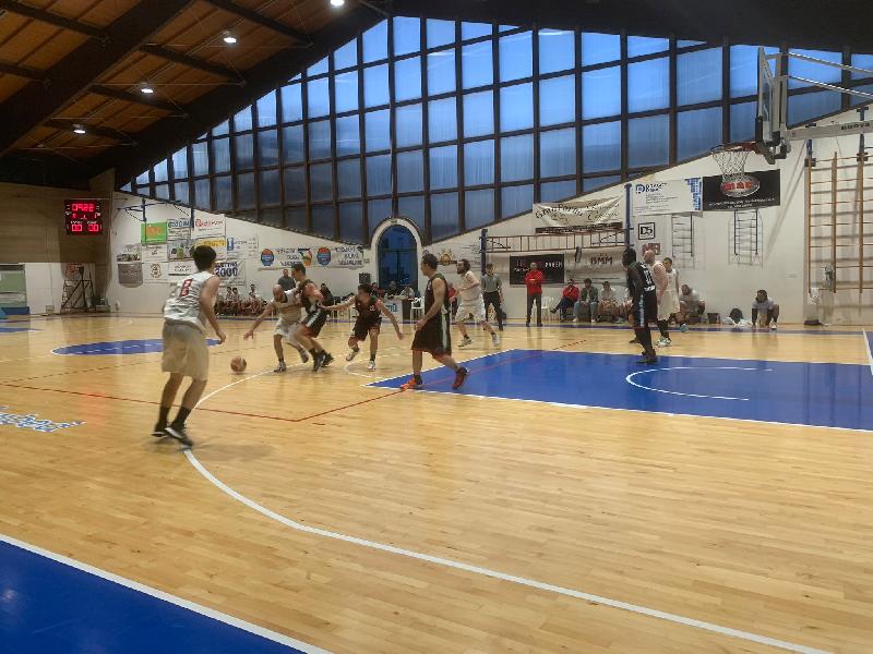 https://www.basketmarche.it/immagini_articoli/26-03-2023/montegranaro-basket-espugna-pedaso-aggancia-posto-600.jpg