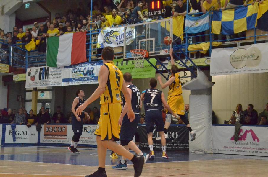 https://www.basketmarche.it/immagini_articoli/26-05-2019/serie-gold-finals-sutor-montegranaro-conquista-valdiceppo-basket-600.jpg