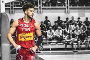 https://www.basketmarche.it/immagini_articoli/26-09-2023/pesaro-bamforth-schilling-mercoled-gruppo-120.jpg