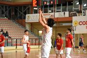 https://www.basketmarche.it/immagini_articoli/26-11-2023/vasto-rullo-compressore-sambenedettese-travolta-120.jpg