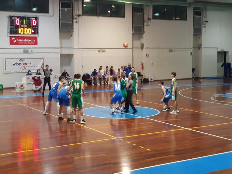 https://www.basketmarche.it/immagini_articoli/26-12-2021/eccellenza-stamura-ancona-vince-derby-wispone-teams-600.jpg