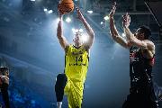 https://www.basketmarche.it/immagini_articoli/27-01-2022/ufficiale-basket-brindisi-firma-lungo-maxime-zeeuw-120.jpg
