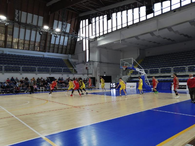 https://www.basketmarche.it/immagini_articoli/27-03-2023/pallacanestro-recanati-conquista-punti-basket-tolentino-600.jpg
