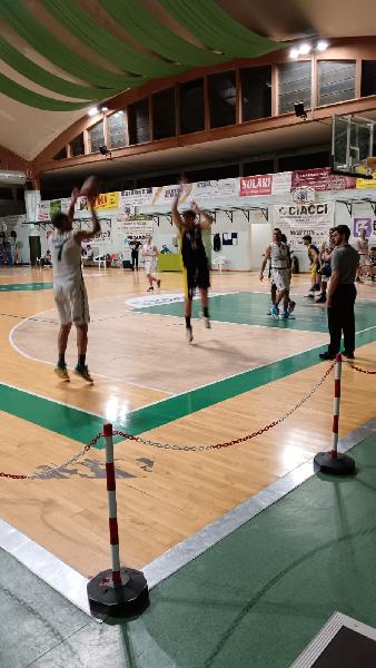 https://www.basketmarche.it/immagini_articoli/27-04-2024/metauro-basket-academy-supera-nettamente-basket-fanum-600.jpg