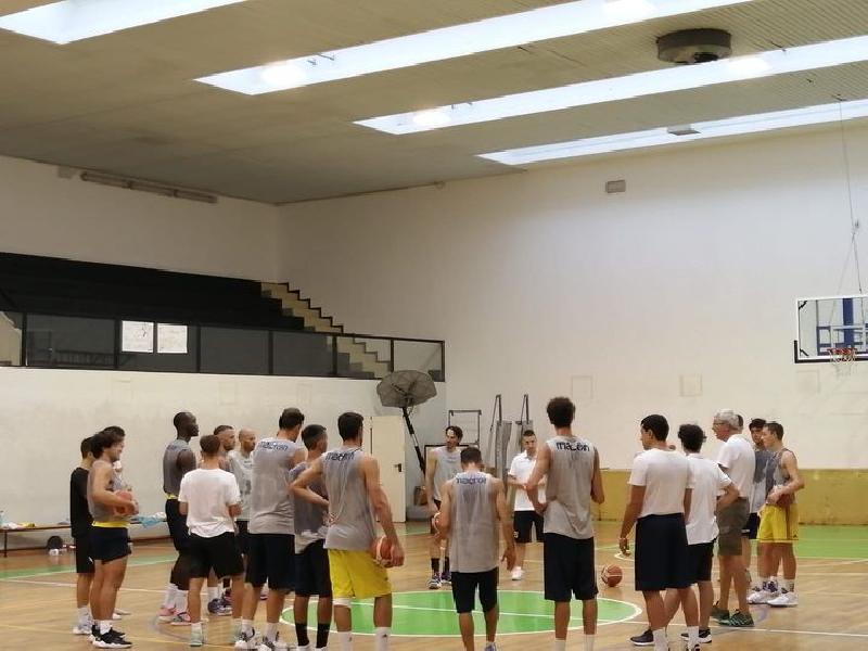 https://www.basketmarche.it/immagini_articoli/27-08-2022/pallacanestro-recanati-preso-stagione-prima-squadra-600.jpg