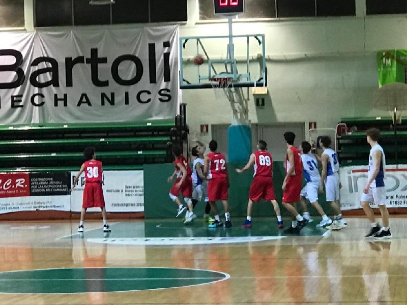 https://www.basketmarche.it/immagini_articoli/28-01-2022/silver-netta-vittoria-metauro-basket-academy-montemarciano-600.jpg
