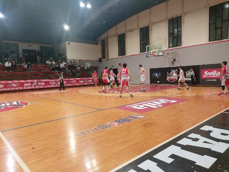https://www.basketmarche.it/immagini_articoli/28-03-2025/cannara-basket-passa-autorit-campo-uisp-palazzetto-perugia-600.jpg