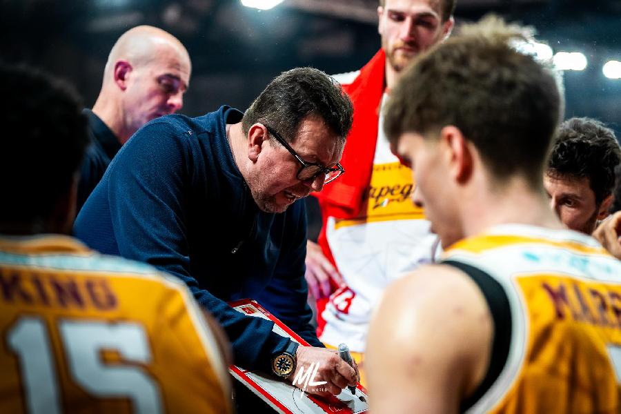 https://www.basketmarche.it/immagini_articoli/28-04-2025/pesaro-coach-leka-abbiamo-dimostrato-vogliamo-provare-fino-fine-grazie-tifosi-hanno-seguito-600.jpg