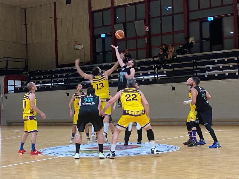 https://www.basketmarche.it/immagini_articoli/28-05-2022/playoff-storm-ubique-ascoli-finale-picchio-civitanova-battuto-gara-600.jpg