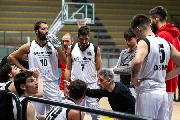 https://www.basketmarche.it/immagini_articoli/28-11-2023/ultimo-robur-osimo-esonera-coach-matias-caruso-120.jpg