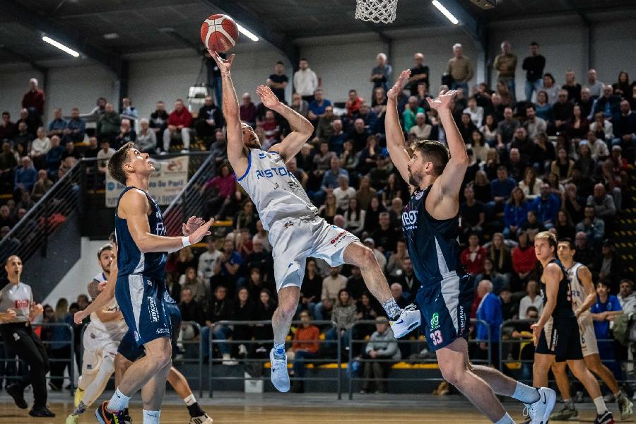 https://www.basketmarche.it/immagini_articoli/29-03-2025/janus-fabriano-cerca-sesta-vittoria-fila-campo-herons-montecatini-600.jpg