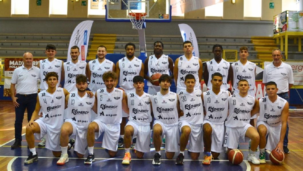 https://www.basketmarche.it/immagini_articoli/29-04-2025/gold-umbria-final-four-basket-todi-supera-virtus-assisi-conquista-finale-600.jpg