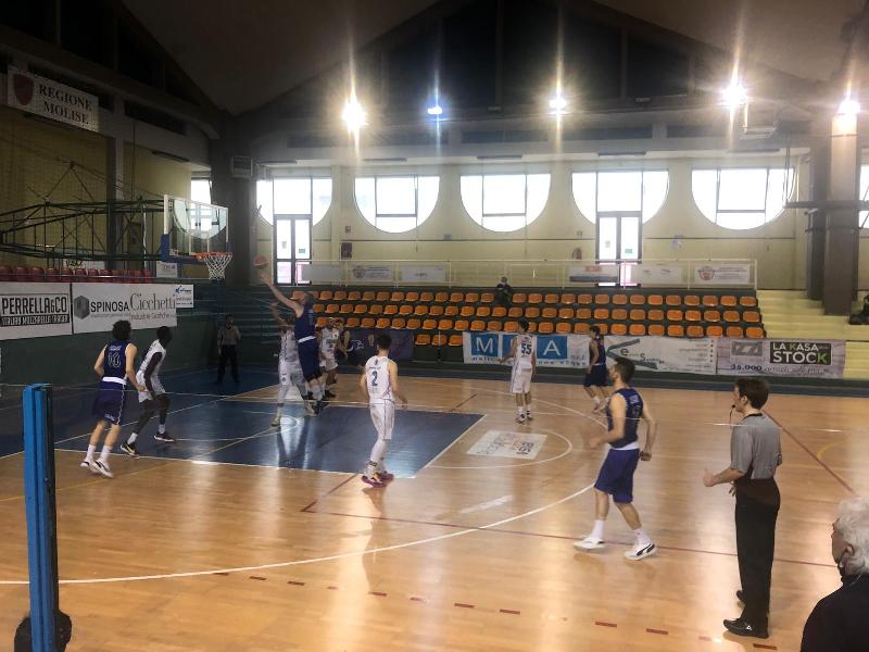 https://www.basketmarche.it/immagini_articoli/29-05-2021/bartoli-mechanics-passa-nettamente-campo-basket-isernia-conferma-capolista-600.jpg