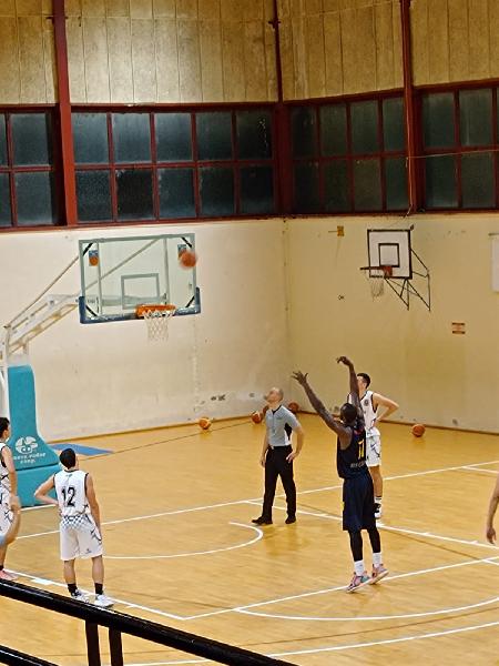 https://www.basketmarche.it/immagini_articoli/29-10-2022/pallacanestro-recanati-passa-autorit-campo-ascoli-basket-600.jpg