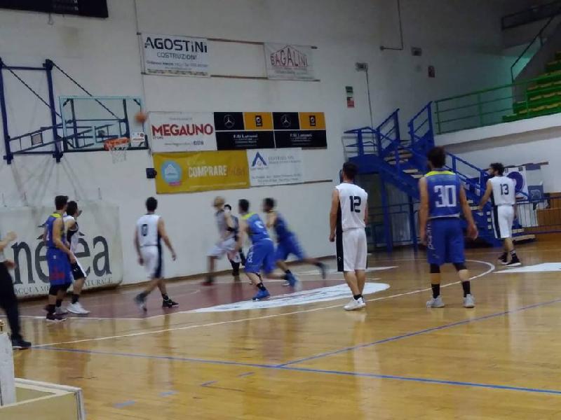 https://www.basketmarche.it/immagini_articoli/30-03-2019/basket-fermo-sfiora-rimonta-campo-88ers-civitanova-600.jpg