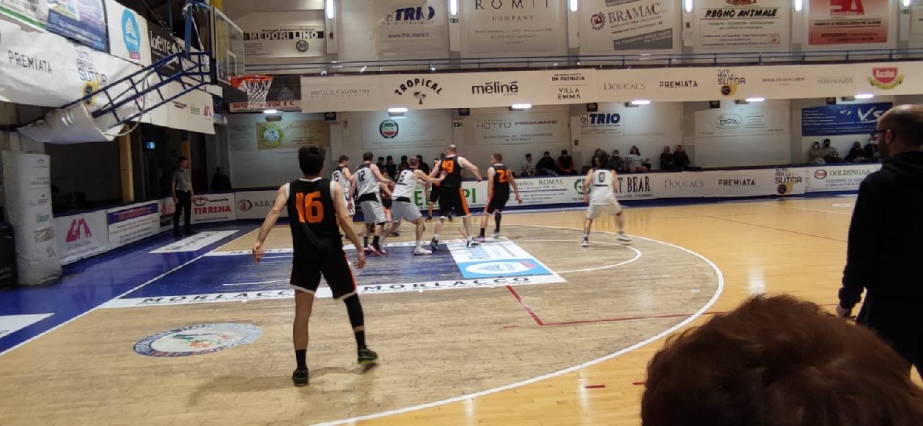 https://www.basketmarche.it/immagini_articoli/30-04-2022/milwaukee-becks-montegranaro-battono-basket-macerata-restano-vetta-600.jpg
