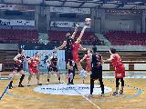 https://www.basketmarche.it/immagini_articoli/30-04-2025/playoff-baskrs-forlimpopoli-chiudono-serie-wispone-taurus-jesi-120.jpg