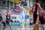 https://www.basketmarche.it/immagini_articoli/30-04-2025/playoff-thunder-matelica-vola-semifinale-jolly-acli-basket-livorno-sconfitto-gara-120.jpg