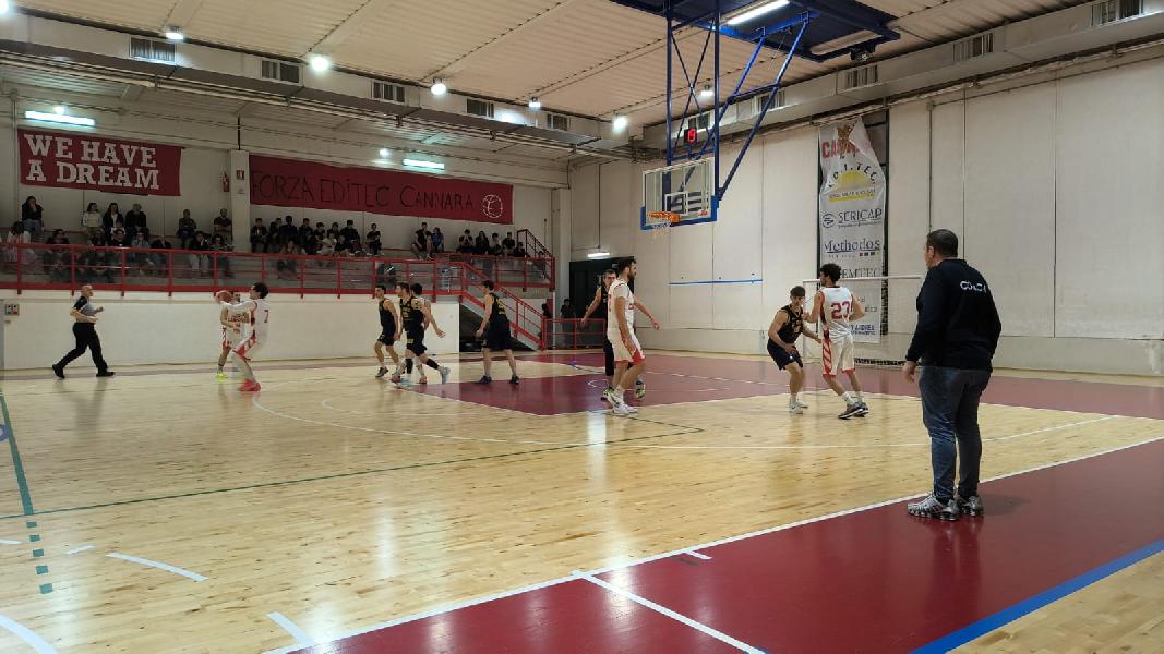 https://www.basketmarche.it/immagini_articoli/30-04-2026/playoff-cannara-basket-pareggia-conti-fratta-umbertide-600.jpg