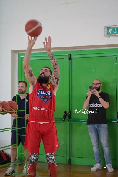 https://www.basketmarche.it/immagini_articoli/30-05-2023/star-game-andrea-maggiotto-aggiudica-gara-tiro-punti-600.jpg