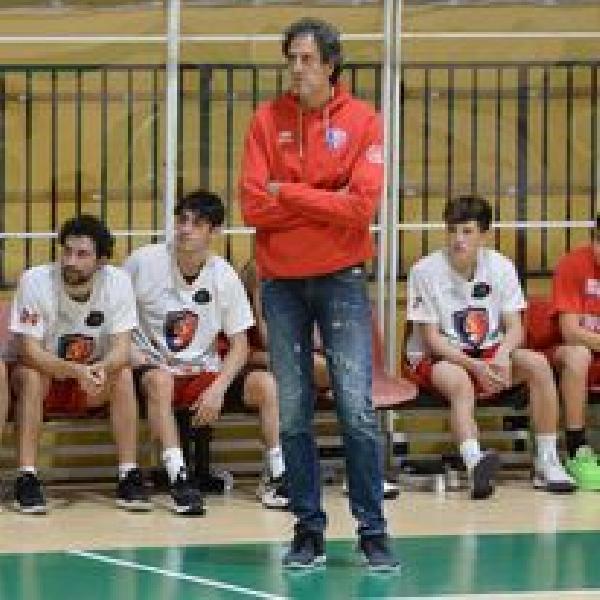 https://www.basketmarche.it/immagini_articoli/30-07-2022/ufficiale-sporting-pselpidio-conferma-coach-paolo-buono-600.jpg
