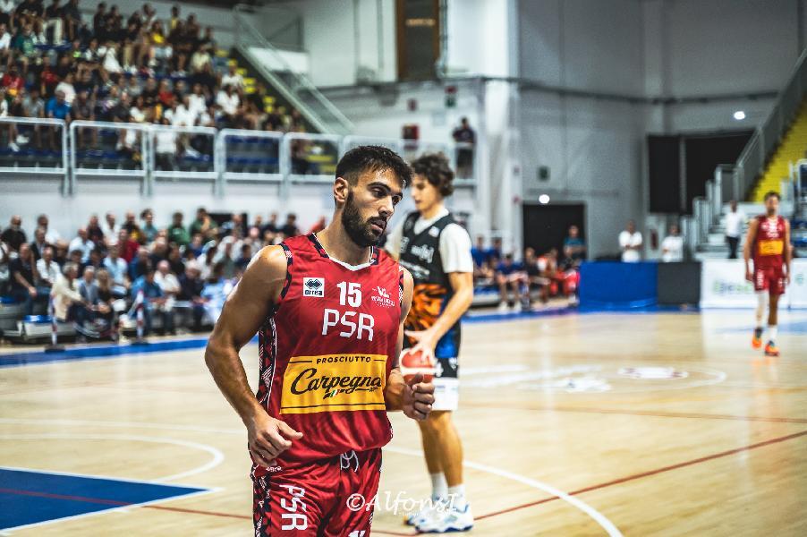 https://www.basketmarche.it/immagini_articoli/31-01-2024/rumors-trapani-shark-punta-esterno-matteo-tambone-600.jpg