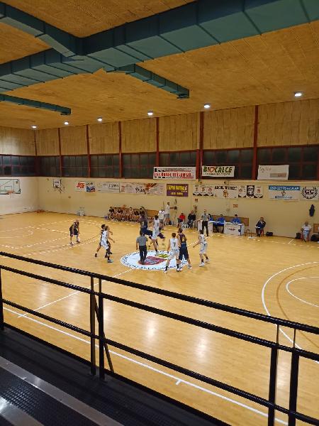 https://www.basketmarche.it/immagini_articoli/31-10-2022/pallacanestro-recanati-ferma-centra-vittoria-fila-600.jpg